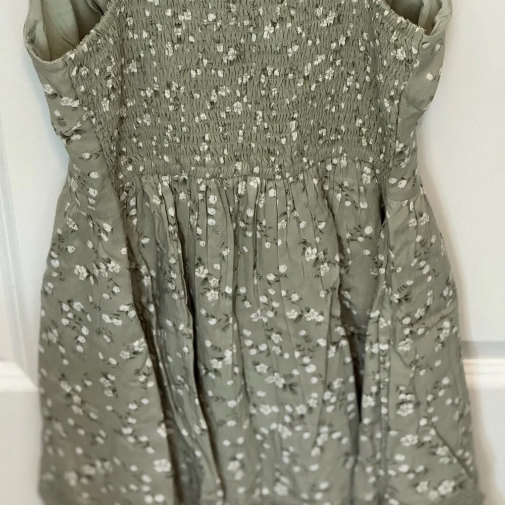 NWT-Hollister Green Mini Sundress With Embellished Flowers, Womens (XS) Clothing - Picture 3 of 13